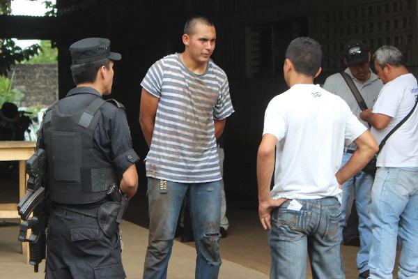 Mynor Cruz Barrios, luego de haber sido detenido después de un enfrentamiento con la Policía.