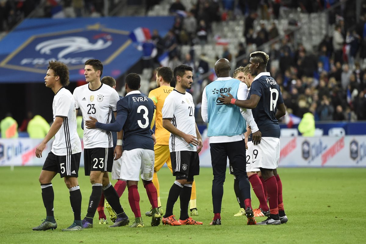 Francia derrotó 2-0 a Alemania en el juego que se disputó el pasado viernes, al momento de los atentados. (Foto Prensa Libre: AFP)