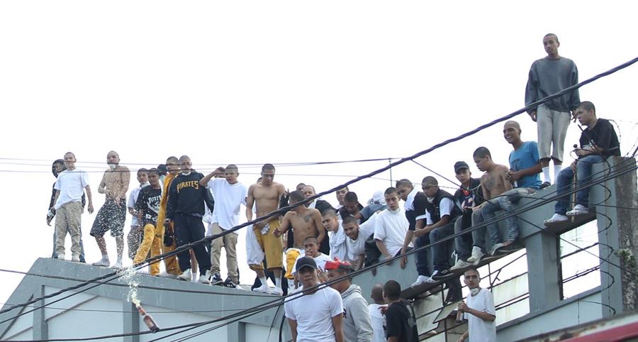 El 3 de julio último un grupo de menores del correccional Las Gaviotas, zona 13, generó un motín. (Foto Prensa Libre: Hemeroteca PL)