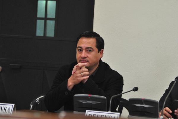 Fernando Cordero, excoordinador regional de Fonapaz, en el juzgado segundo de instancia penal de Quetzaltenango. (Foto Prensa Libre: Alejandra Martínez).