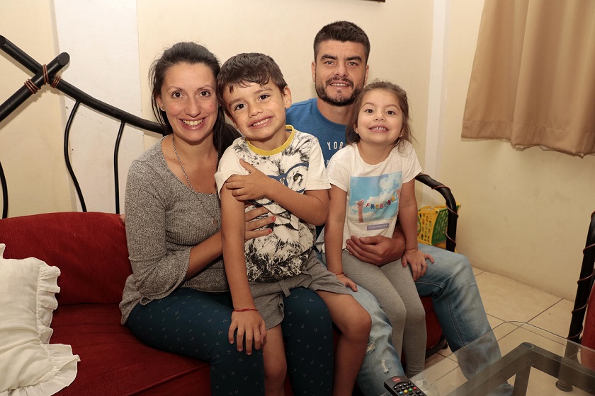 Maximiliano Lombardi comparte con su esposa Marcia Martínez, y sus hijos mellizos Juliana y Jesús, en Cobán. (Foto Prensa Libre: Eduardo Sam Chun)