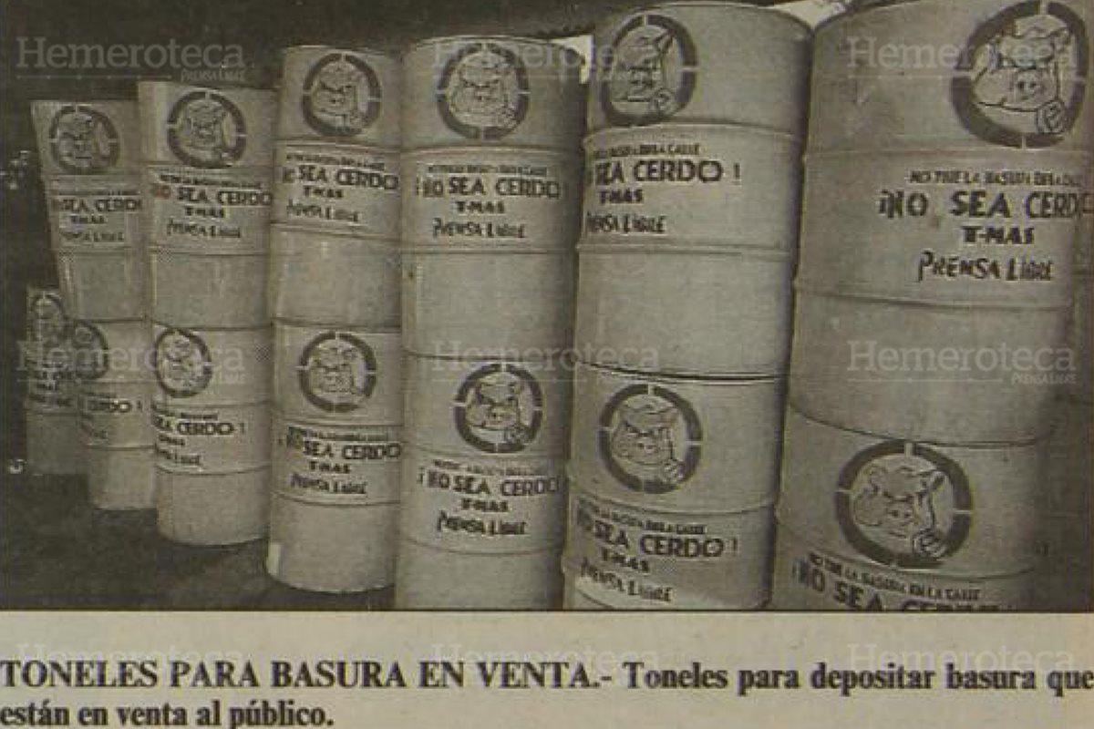 Toneles para basura de la campaña "No sea coche". Foto: Hemeroteca PL