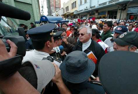 Ramazzini,  durante una protesta en la capital, contra el gobierno de Óscar Berger.