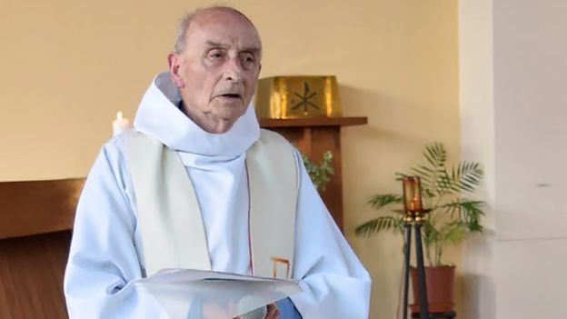 El cura Jacques Hamel era una persona conocida en St-Etienne-du-Rouvray. (AFP)