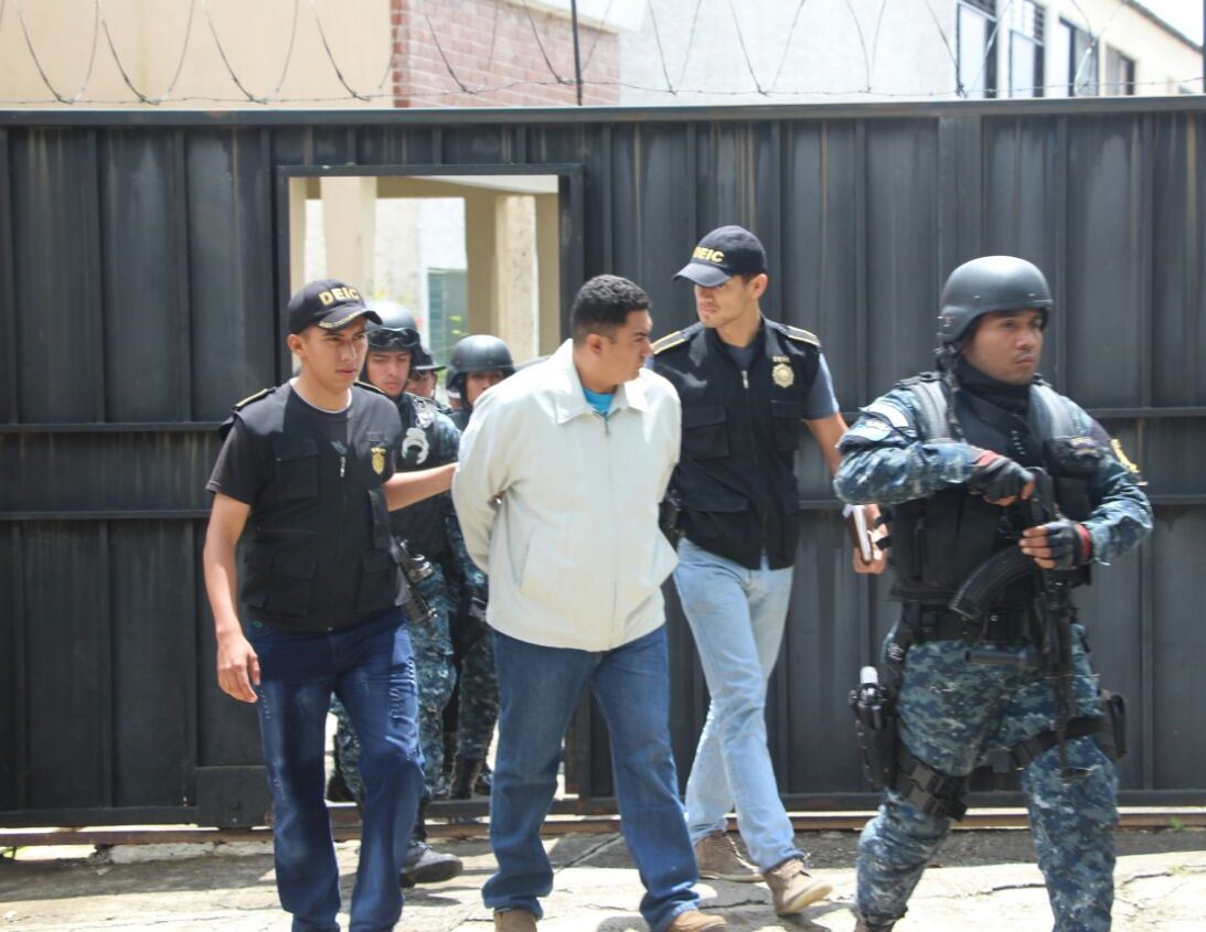 Jorge Armando Casasola Flores, de 35 años, fue capturado por ser sospechoso de violar a una joven de 14 años. (Foto Prensa Libre: PNC)