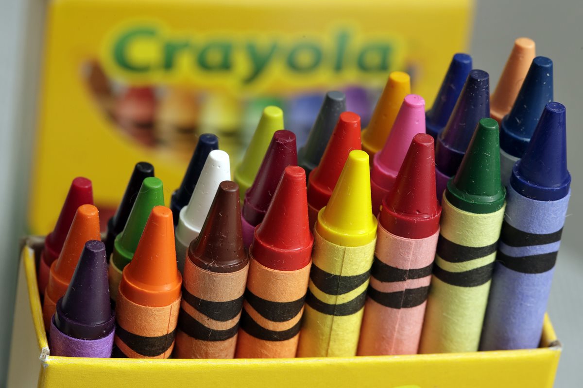 El color diente de león se retirará, de acuerdo a Crayola (Foto Prensa Libre: AP).