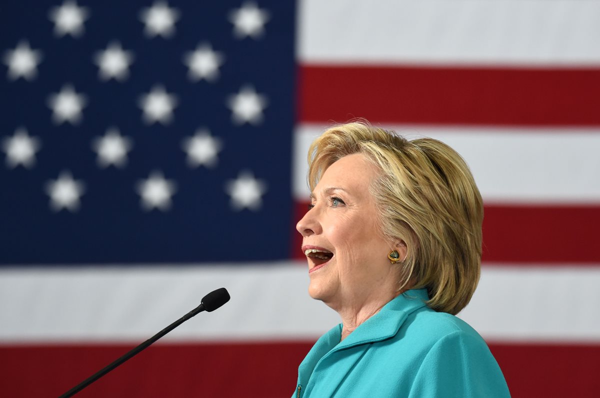 La demócrata Hillary Clinton llega a la recta final con clara ventaja sobre Donald Trump. (Foto Prensa Libre: AFP).