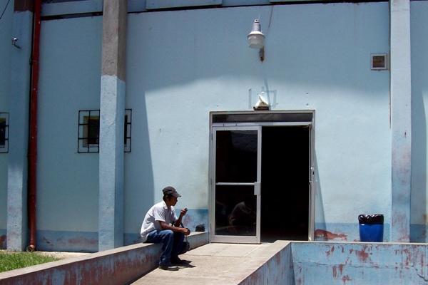 Hospital Nacional de Salamá, Baja Verapaz, a donde fueron llevados los seis heridos en el accidente. (Foto Prensa Libre: Carlos Grave)<br _mce_bogus="1"/>