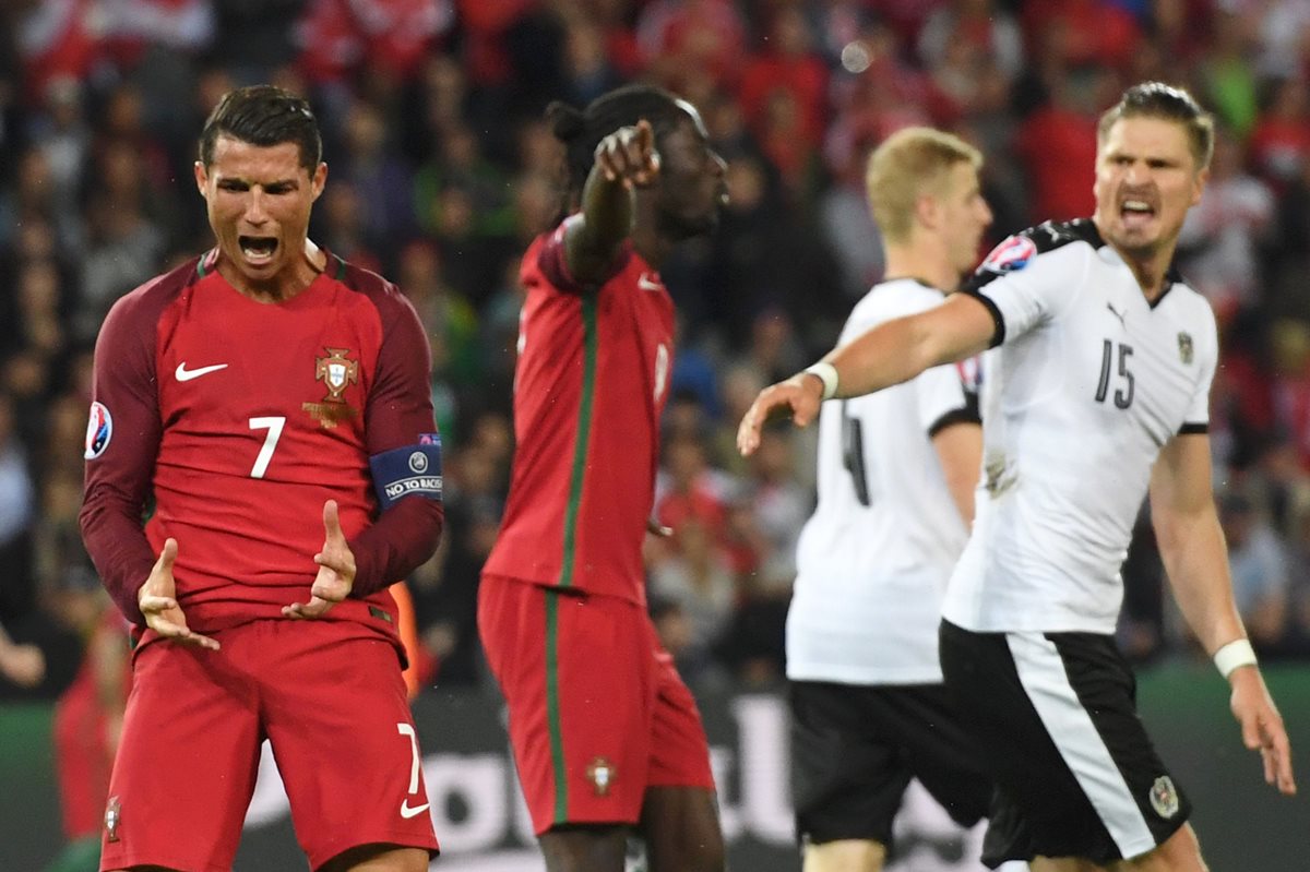Cristiano no pudo batir al arquero Almer en otra noche gris en la Euro para el portugués. (Foto Prensa Libre: AFP)