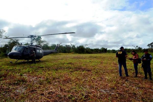 Dos pistas de aterrizaje clandestinas halló el Ejército en la Laguna del Tigre. (Foto Prensa Libre: Rigoberto Escobar)