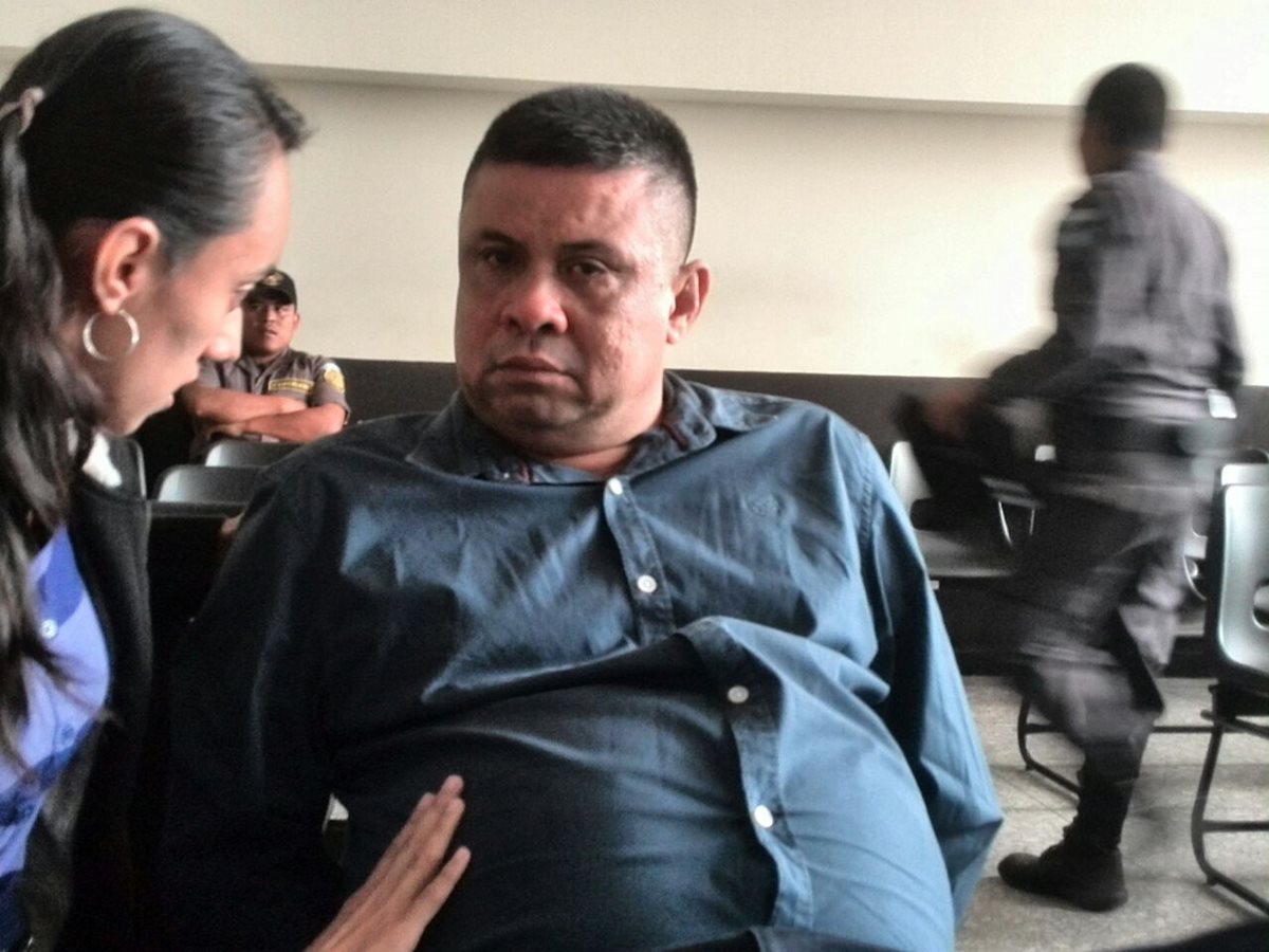 Francisco Edgar Morales Guerra alias Chico Dólar, declaró hoy ante el juzgado que conoce el caso de financiamiento político ilícito. (Foto Prensa Libre: Estuardo Paredes).