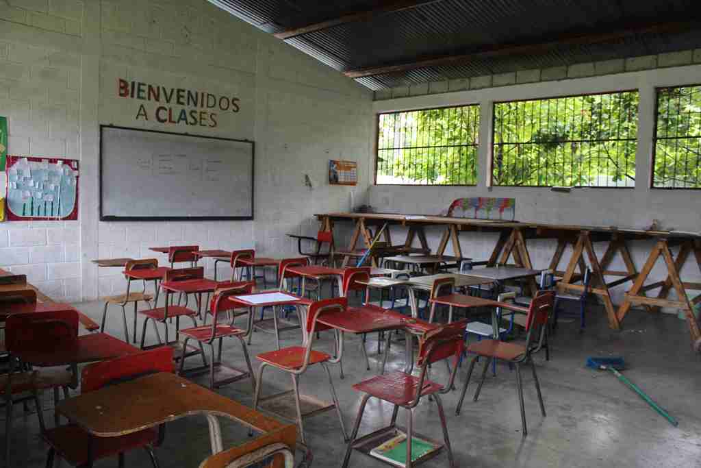 Escuela Tres de Abril de San Benito será habilitada como albergue en caso de una emergencia por las lluvias. (Foto Prensa Libre: Manuel Romero).