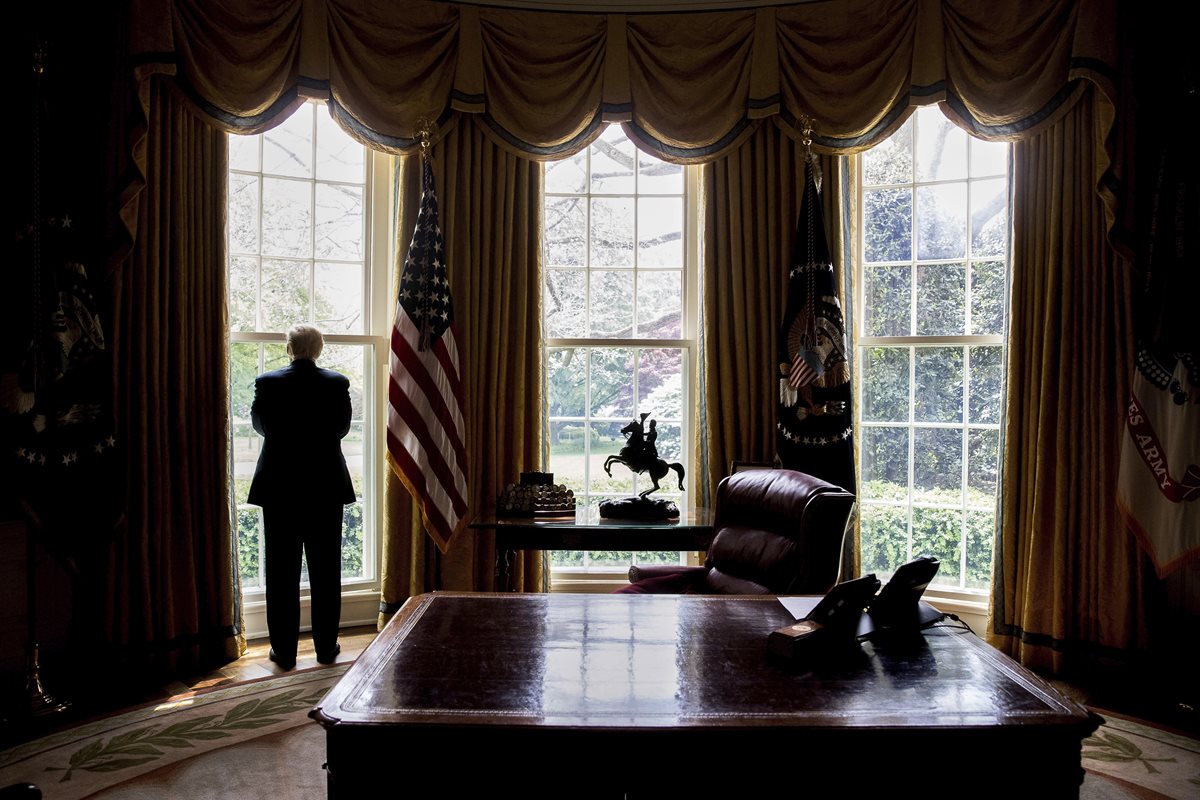 Donald Trump admite que pensó que gobernar iba a ser más fácil. (Foto Prensa Libre: AP)