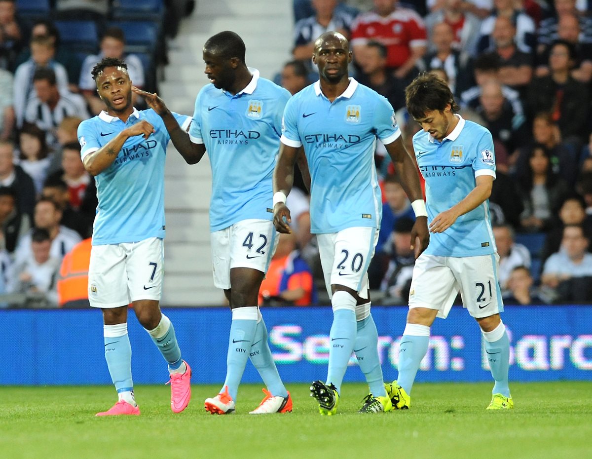 El Manchester City golea al ritmo de Silva y asalta el liderato