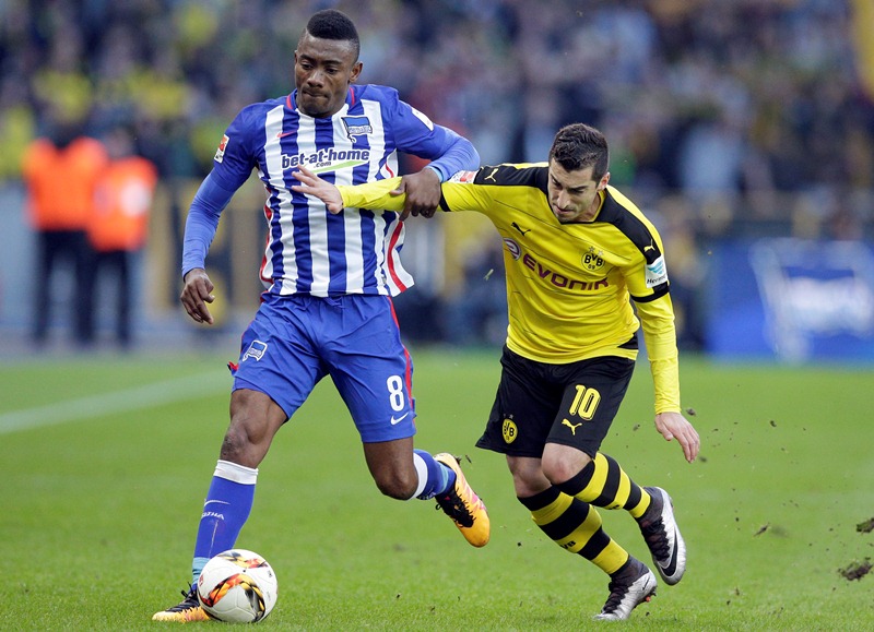 El Borussia Dortmund decepcionó en su visita al Hertha este sábado. (Foto Prensa Libre: AP)