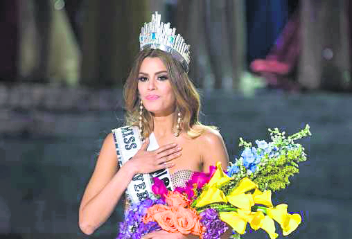 Miss Colombia Ariadna Gutierrez fue coronada por error como Miss Universo 2015. (Foto: AFP)
