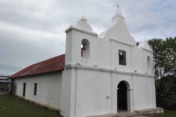 Así luce en la actualidad templo de Nuestra Señora de Dolores, Dolores, Petén. (Foto Prensa Libre: Walfredo Obando)