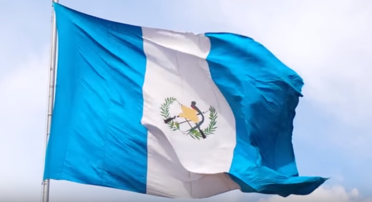 Los nuevos arreglos del Himno Nacional son para celebrar los 195 años de la Independencia patria. (Foto Prensa Libre: YouTube)