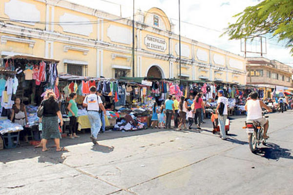 Pese a  que una auditoría de la Contraloría determinó que existían vínculos entre el concejal Flavio Reyes, aún se efectuó un pago más a principio de año, a la empresa de su padre. 
