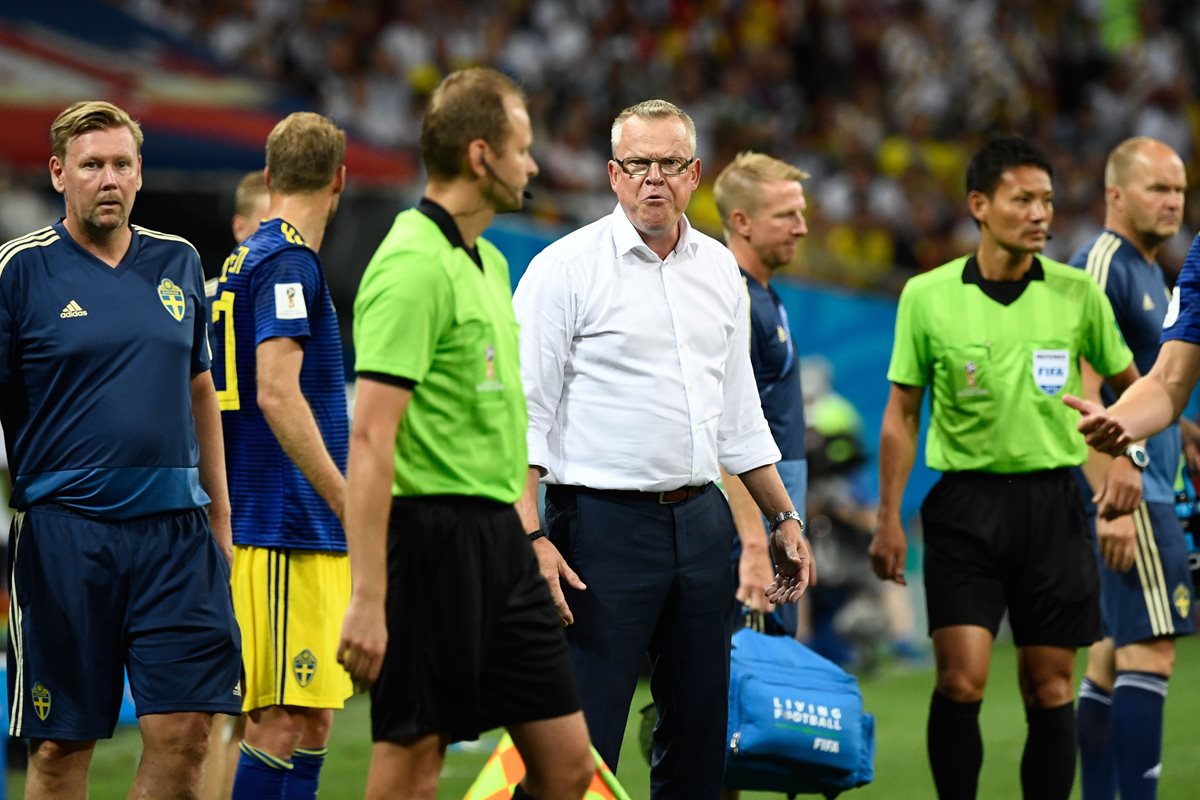 A Janne Andersson, técnico de Suecia, no le gustó para nada la celebración de los alemanes en el segundo gol. (Foto Prensa Libre: AFP)