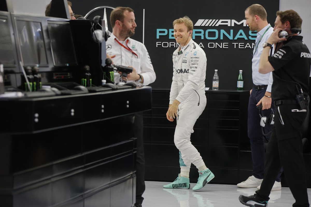 El piloto alemán, Nico Rosberg se siente confiado en realizar una buena carrera el domingo en Bahrein. (Foto Prensa Libre: AFP)