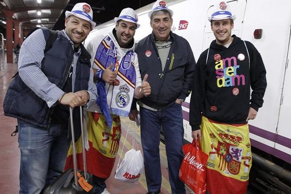 Los aficionados del Real Madrid y Atlético llegaron en metro a Lisboa desde el viernes. (Foto Prensa Libre: EFE)