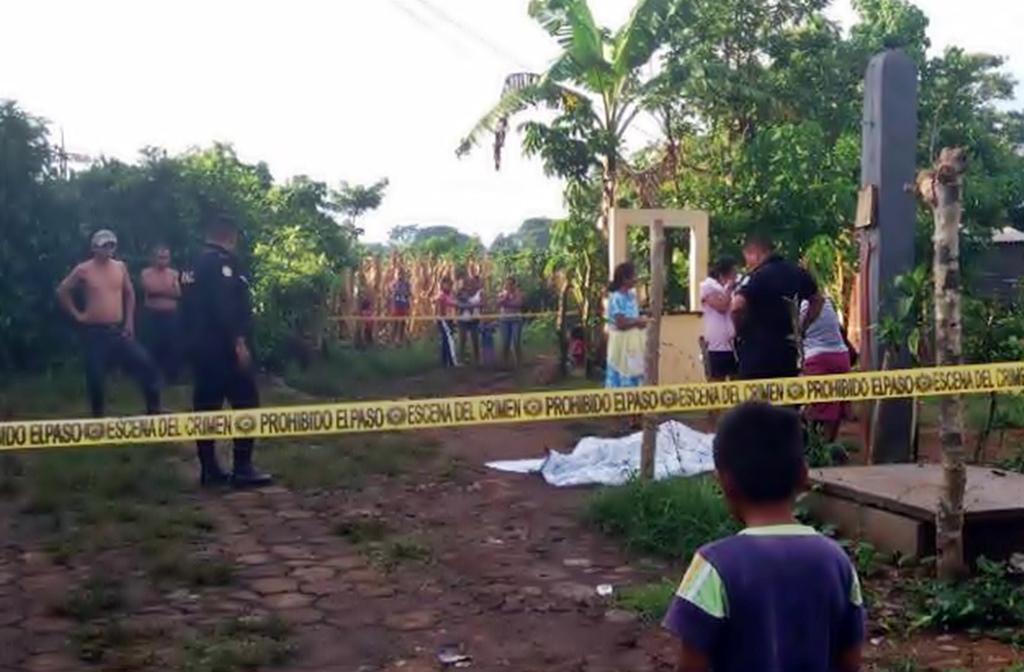 El ataque armado se registró en el sector El Cañal, aldea Las Margaritas, Malacatán, San Marcos. (Foto Prensa Libre: Alexánder Coyoy)