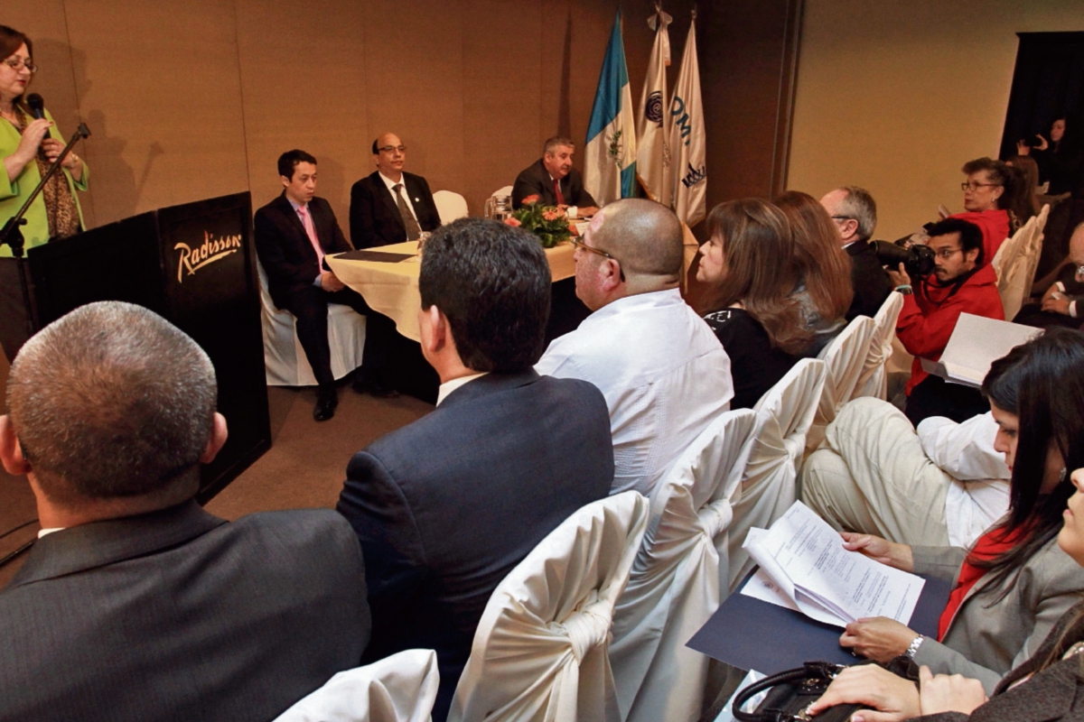 Claudia de Del Águila, viceministra de Comercio, presentó la estrategia. (Foto Prensa Libre: ESTUARDO PAREDES)