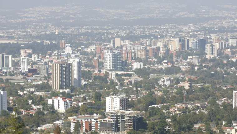 Desde 2017 la municipalidad autorizó 12 licencias para construir edificios en la zona 15.(Foto Prensa Libre: Érick Ávila)