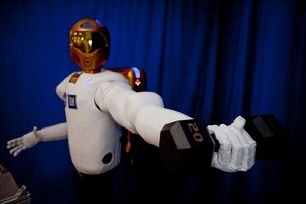 Robonaut 2 fue creado gracias a un proyecto conjunto entre la NASA y General Motors, que comenzó en 2007.