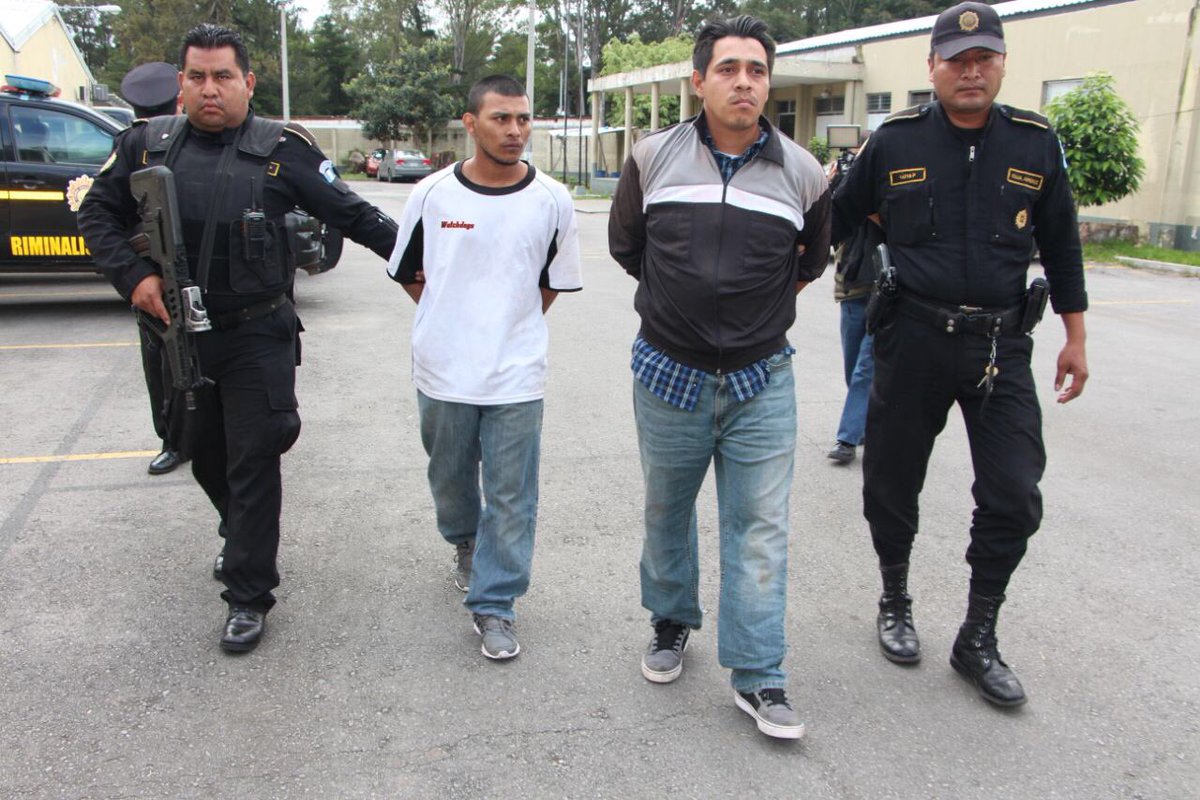 Recapturan a pandillero prófugo en el Barrio San Antonio, zona 6. (Foto Prensa Libre: PNC)