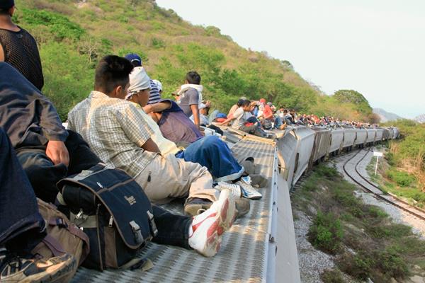 Migrantes arriesgan la vida durante su travesía hacia Estados Unidos. (Foto Prensa Libre: Hemeroteca PL)
