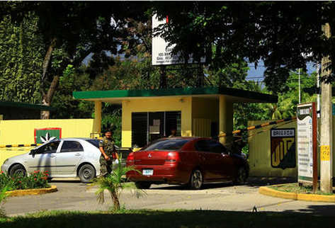 Las instalaciones de la 105 Brigada en San Pedro Sula, donde permanecen detenidos el excoordinador de fiscales. (Foto: tomada de Diario La Prensa)