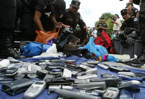 Celulares robados recuperados por la PNC. (Foto Prensa Libre: Archivo)