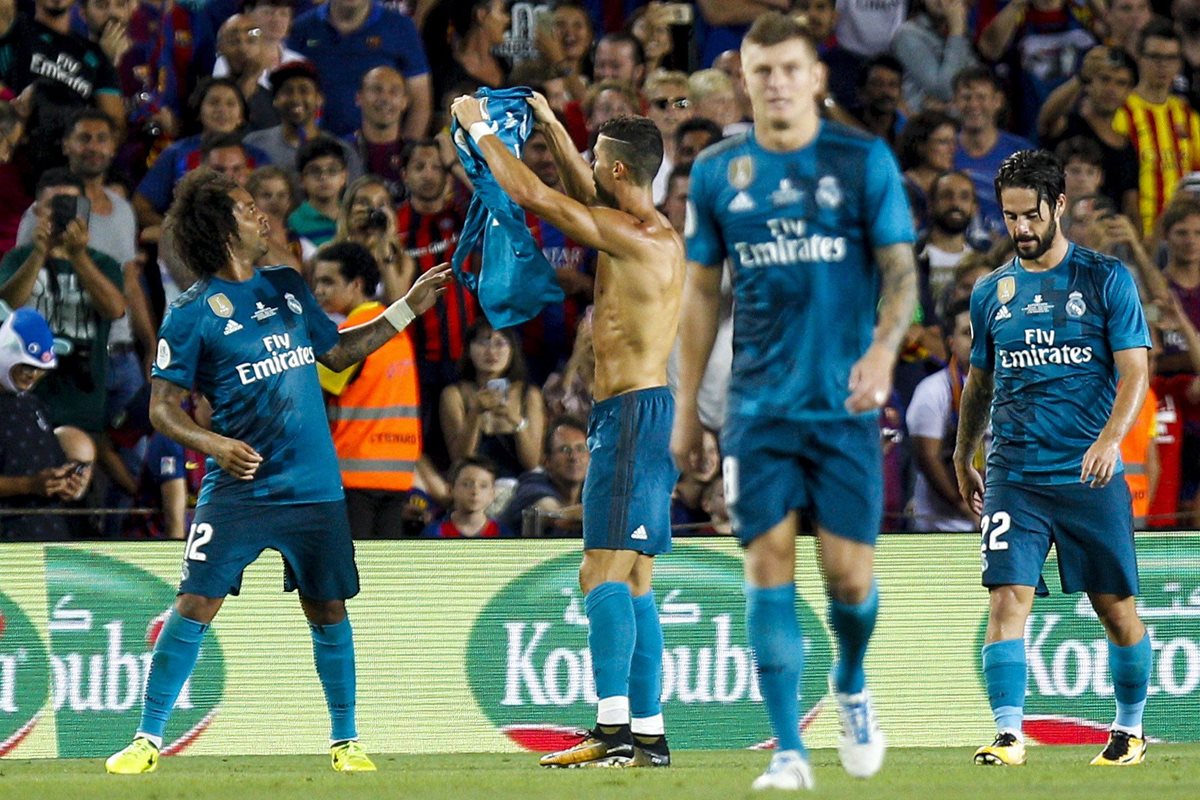 El Real Madrid dio una "bofetada" al Barcelona en su propia casa. (Foto Prensa Libre: EFE)