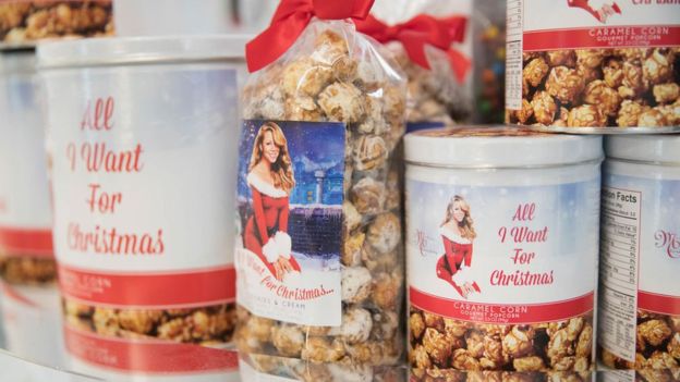 Tras el éxito de "All I Want For Christmas Is You", Mariah Carey también lanzó una línea de productos comestibles. (GETTY IMAGES).