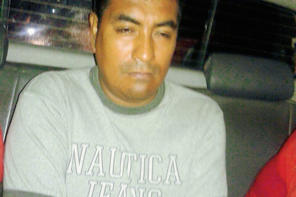 Ángel Humberto Galván Miguel fue capturado en Quezaltepeque, Chiquimula, sindicado de dos delitos. (Foto Prensa Libre: Edwin Paxtor)