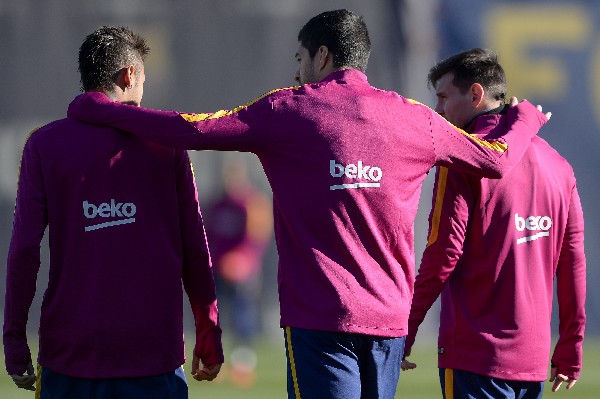 Del tridente del Barcelona: Neymar (izquierda), Luis Suárez (centro) y Messi, solamente el primero será titular contra el Athletic. (Foto Prensa Libre: AFP)