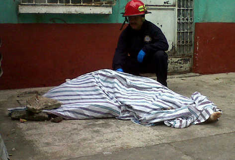 Informe de la Cartera del Interior destaca que los homicidis en el país han disminuido. (Foto Prensa Libre: Archivo)