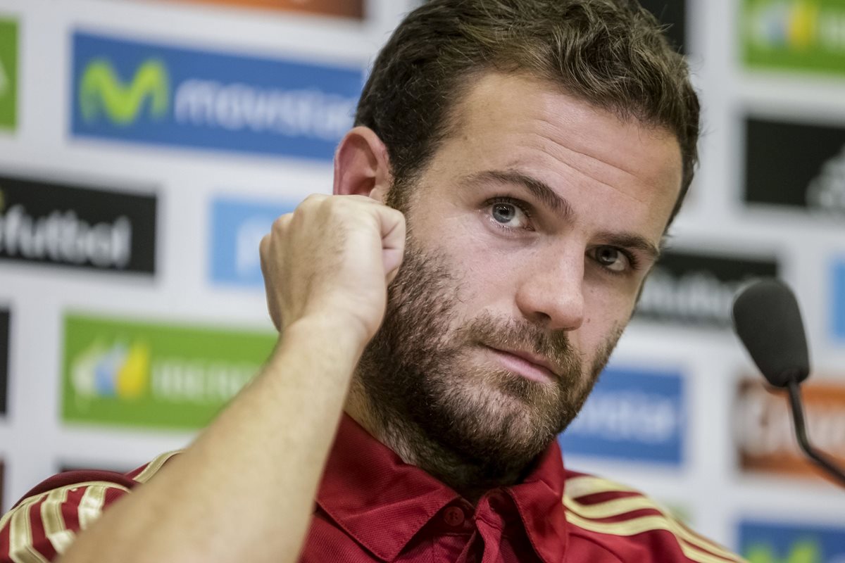 Juan Mata compareció este miércoles ante los medios de comunicación. (Foto Prensa Libre: EFE)