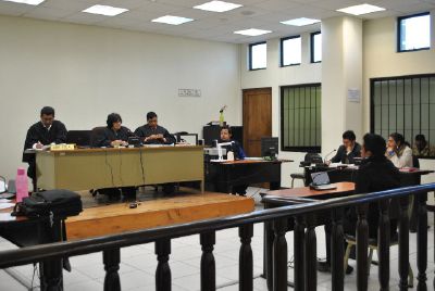 Los procesados  durante el juicio en Quetzaltenango.