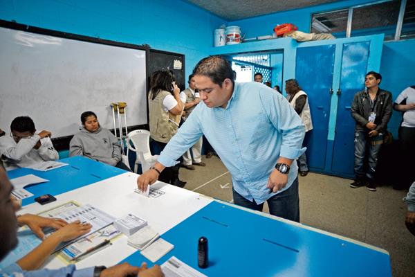 El Tribunal Supremo Electoral aun no ha definido de qué manero votaran los electores en el exterior. (Foto Prensa Libre: Hemeroteca PL)