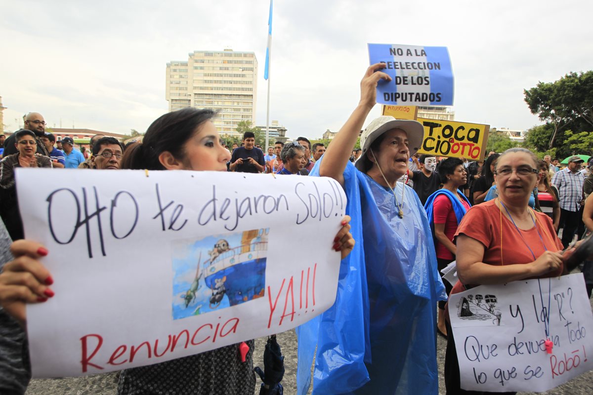 Secretario de la OEA espera que Guatemala resuelva crisis política