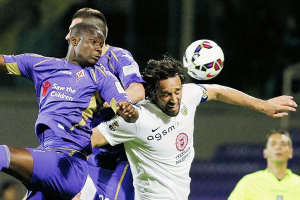 Fiorentina cayó 1-0 contra Hellas Verona. (Foto Prensa Libre: AP).