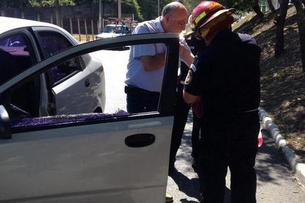 Un hombre de 60 años fue herido y despojado de Q5 mil, tras salir de una agencia bancaria, en Mixco. (Foto Prensa Libre: CBM)<br _mce_bogus="1"/>