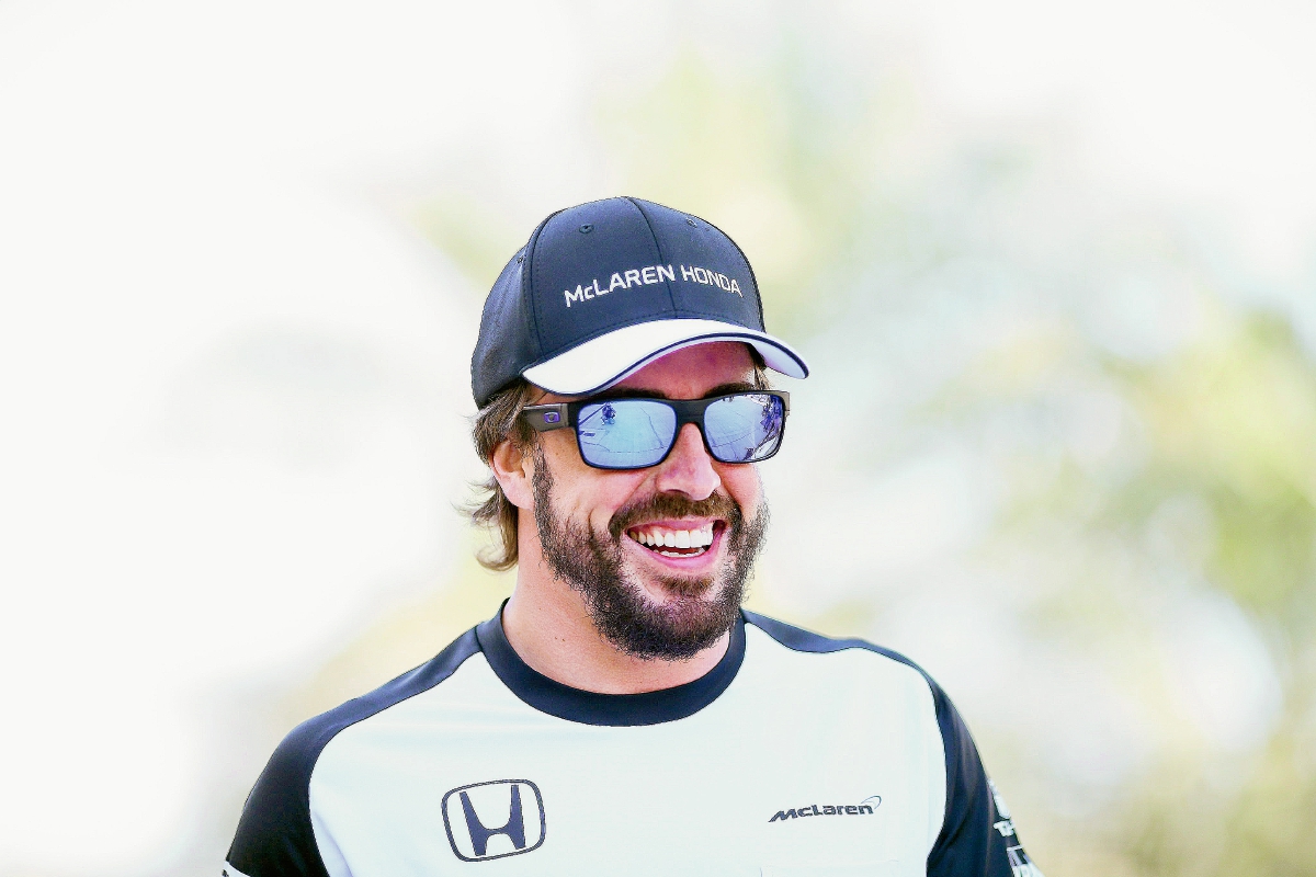 Fernando Alonso confía en hacer un buen papel en el Gran Premio de España. (Foto Prensa Libre: EFE).