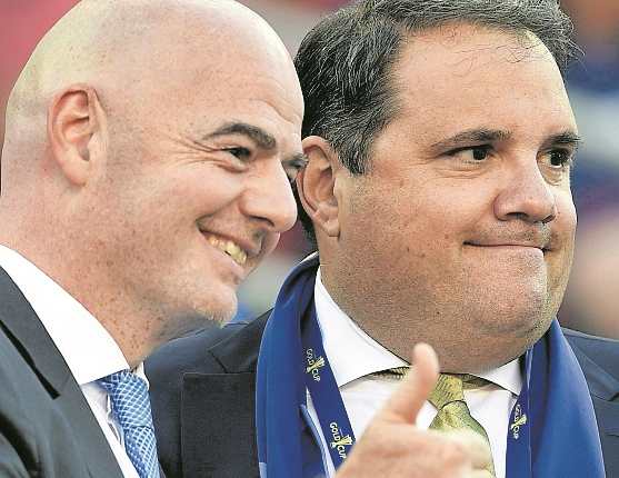 Víctor Montagliani, presidente de Concacaf y vicepresidente de Fifa, junto a Gianni Infantino. (Foto Prensa Libre: Hemeroteca PL)