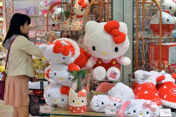 Hello Kitty cumple cuatro décadas. (Foto Prensa Libre: AFP)