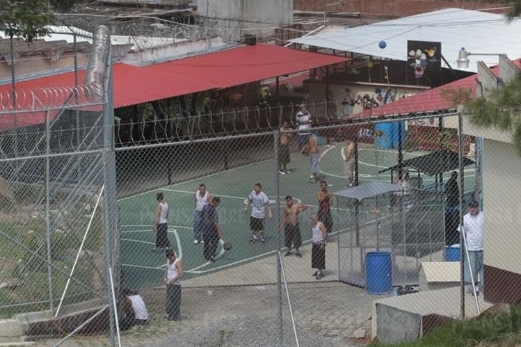 El sector 11 del Preventivo de la zona 18 es donde están recluidos pandilleros del Barrio 18. (Foto Prensa Libre: Hemeroteca P)