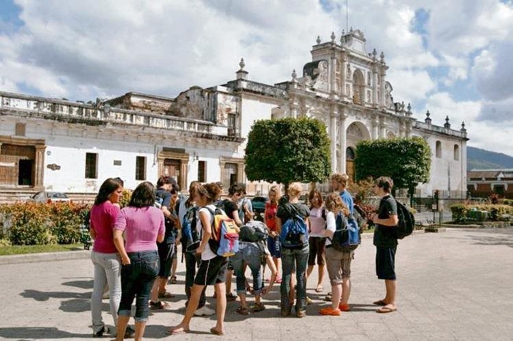 Los turistas permanecen en Guatemala a causa de los efectos de la presencia del covid-19. (Foto Prensa Libre: Hemeroteca PL)